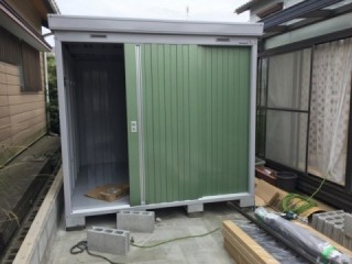 物置を設置します。