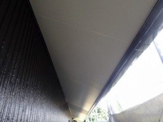 軒天も綺麗になりました。