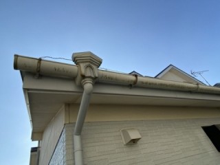 塗装前の樋にも汚れがあります。