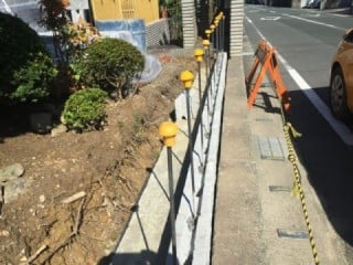 生コンが固まり化粧ブロック積みです。