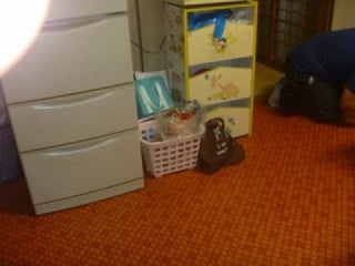 床に水や湿気が回って床もぶかぶかになってます。