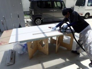 アイカ工業　セラール　ニューセラミック（陶板調）を使用