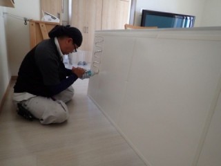 接着剤を付けていきます。