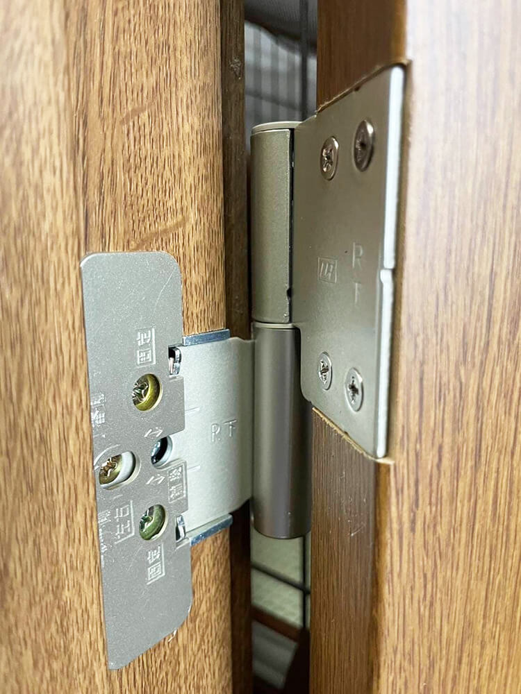 ドアの丁番交換　工事後